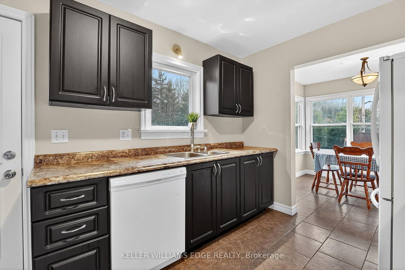 Detached House for sale at 508 Prospect Point Road, Fort Erie, Ontario, L0S 1N0 - Ridgeway - MLS: X12942940