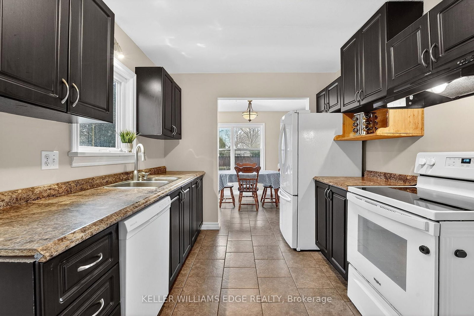 Detached House for sale at 508 Prospect Point Road, Fort Erie, Ontario, L0S 1N0 - Ridgeway - MLS: X12942940