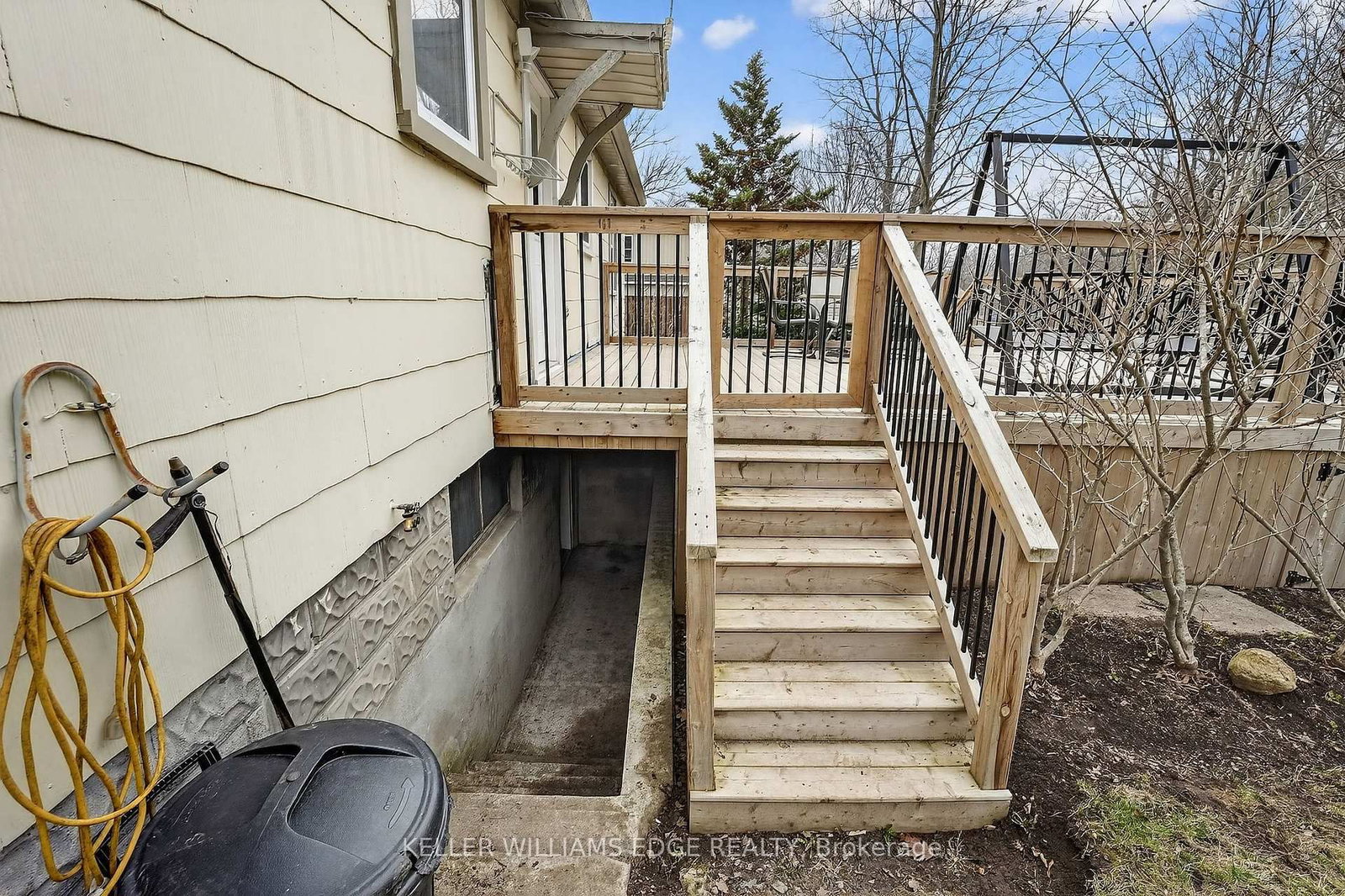 Detached House for sale at 508 Prospect Point Road, Fort Erie, Ontario, L0S 1N0 - Ridgeway - MLS: X12942940