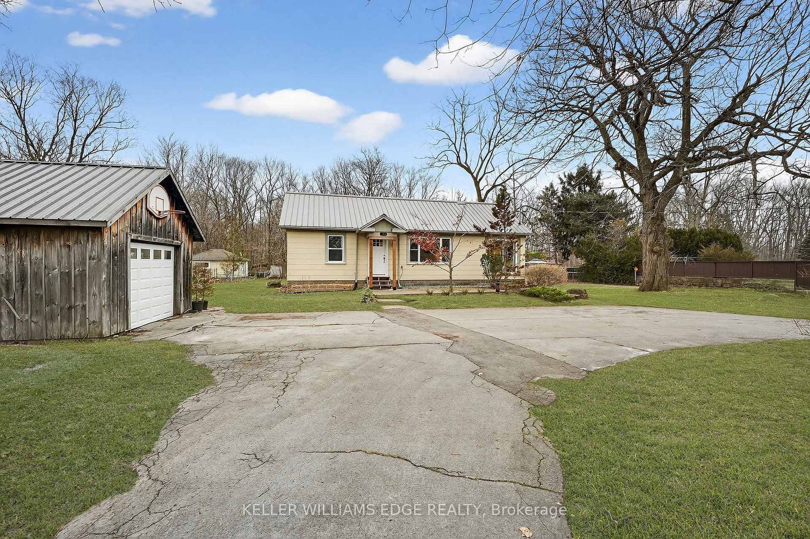 Detached House for sale at 508 Prospect Point Road, Fort Erie, Ontario, L0S 1N0 - Ridgeway - MLS: X12942940