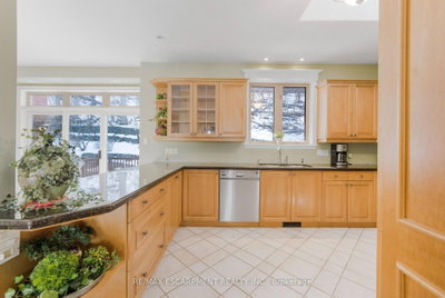 130 Dorchester Drive — photo 6