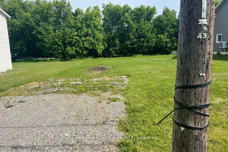 43 King St, Smiths Falls, K7A 3E2 | Image 2