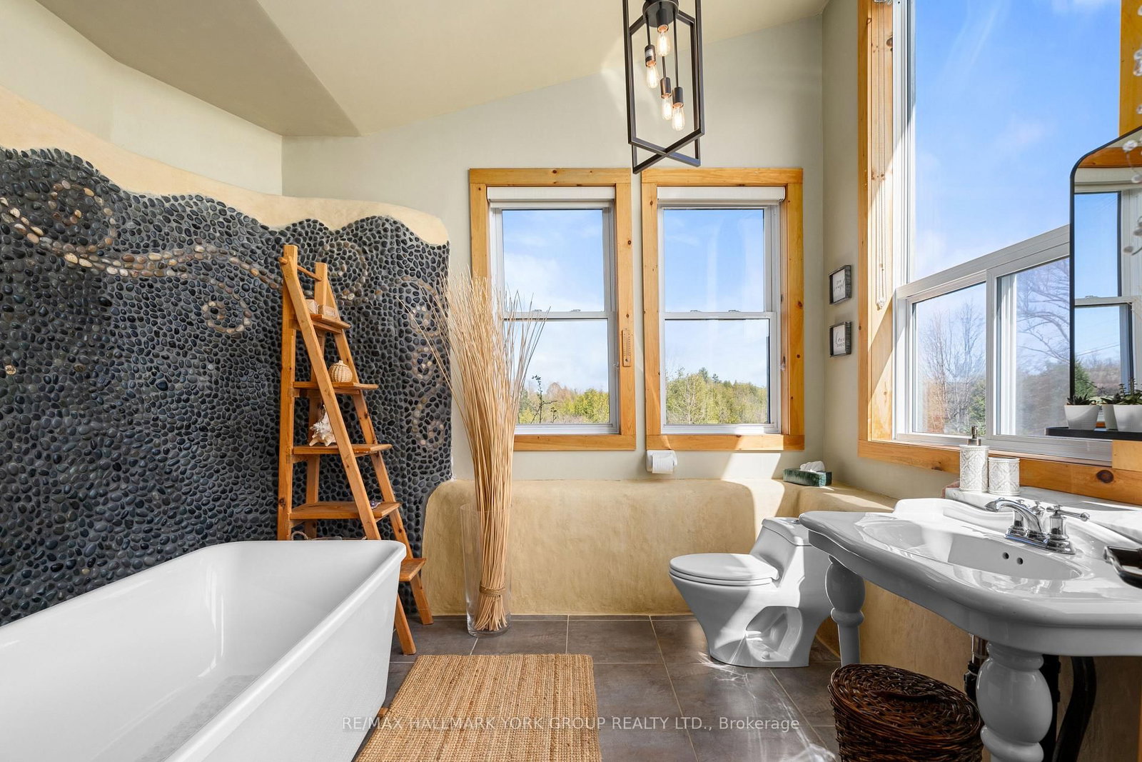 1375 Queensborough Road • Madoc, ON photo 21