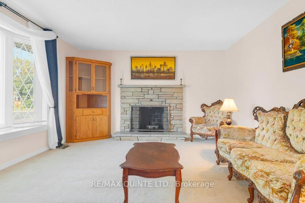 Detached House for sale at 53 Water Street, Quinte West, Ontario, K8V 4M1 - Trenton Ward - MLS: X12943184