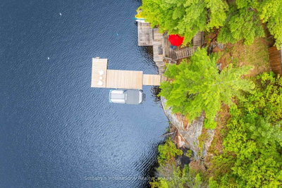 5760 Kahshe Lake • Gravenhurst, ON photo 3