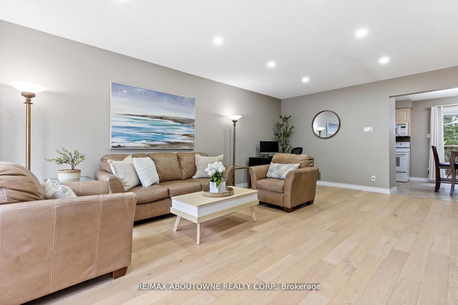 49 Cedarwoods Crescent, Unit 48 - Photo 3