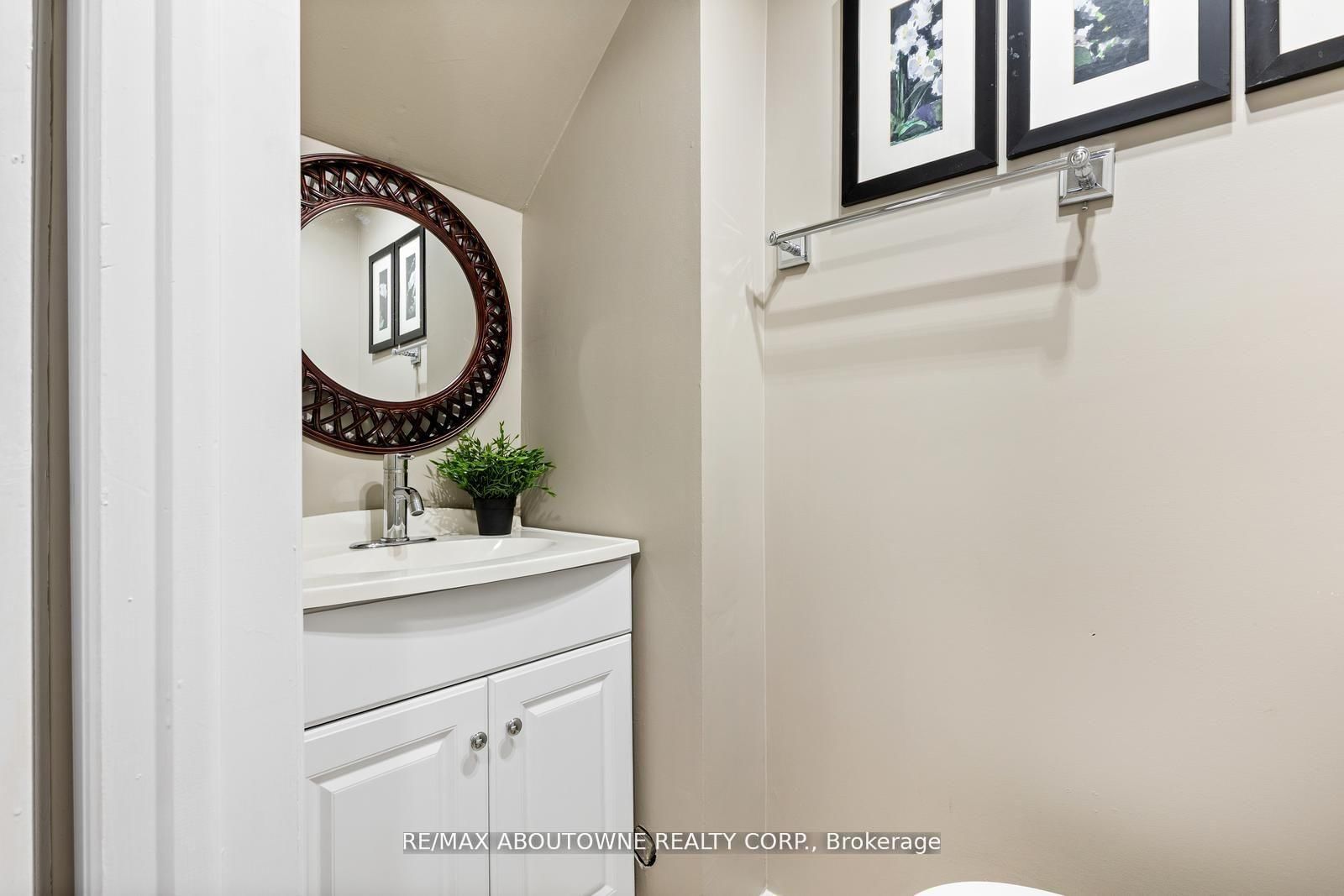 49 Cedarwoods Crescent, Unit 48 - Photo 9