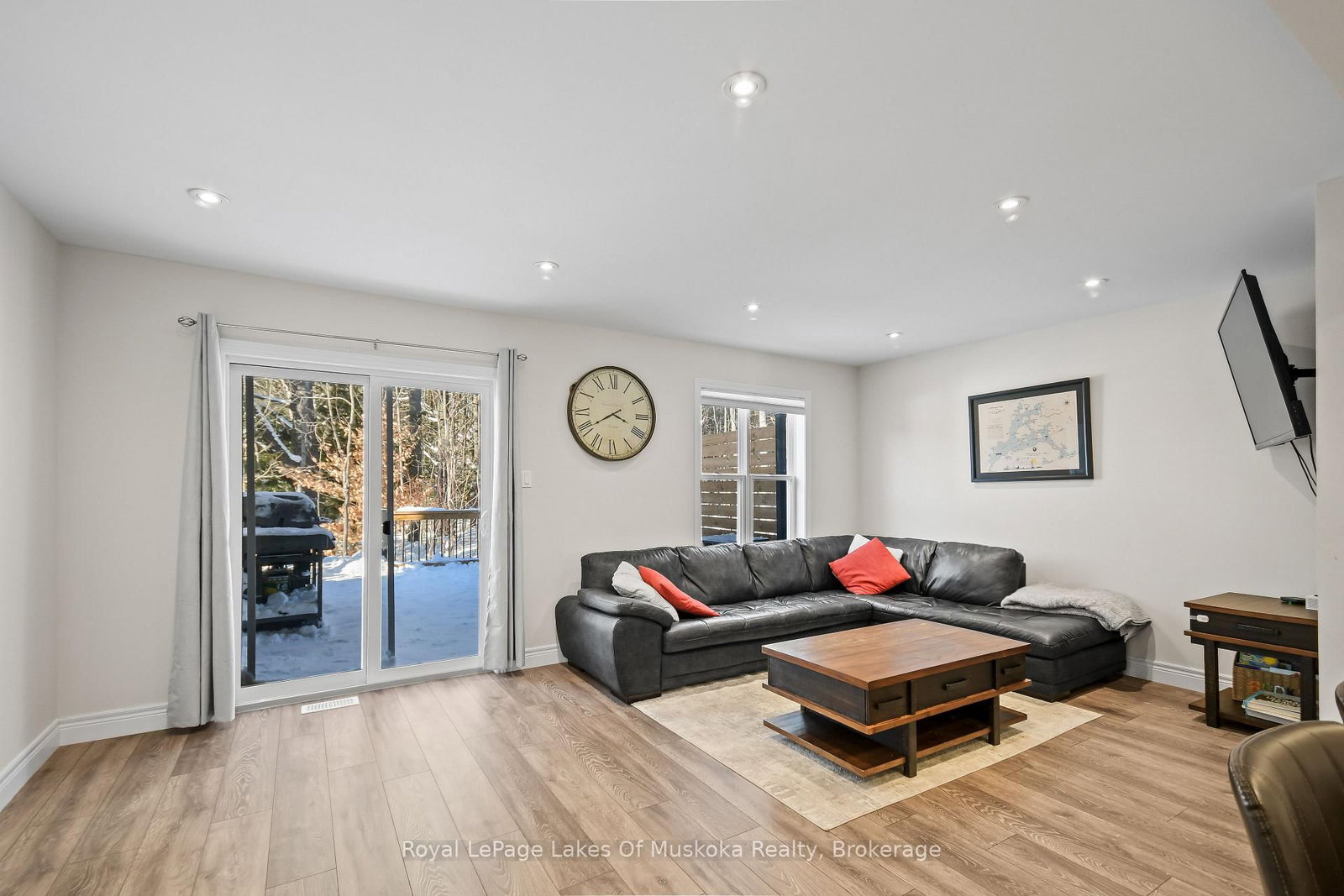 Townhouse for sale at 31 Nicole Park Place, Bracebridge, Ontario, P1L 0C8 - Macaulay - MLS: X12943708