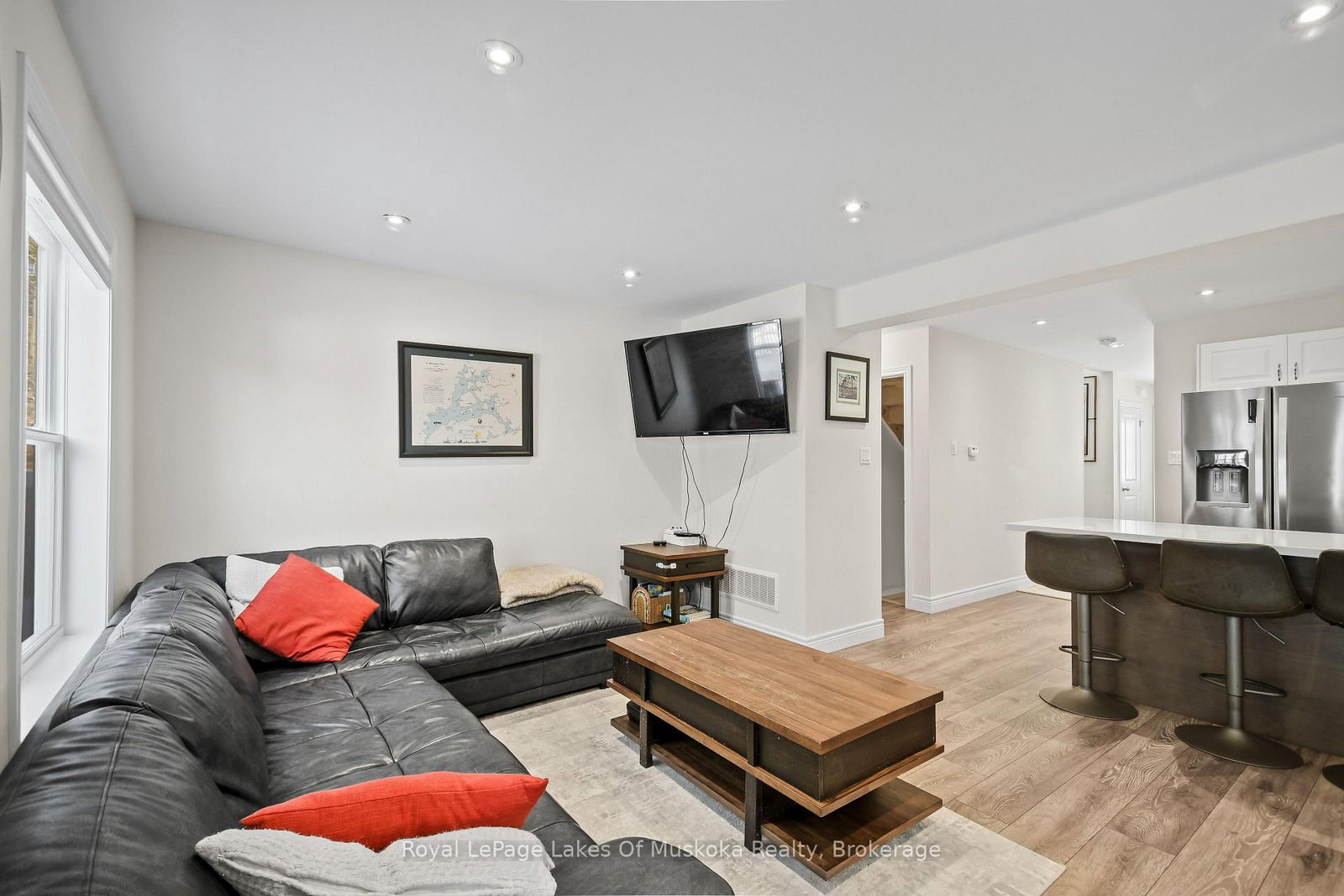 Townhouse for sale at 31 Nicole Park Place, Bracebridge, Ontario, P1L 0C8 - Macaulay - MLS: X12943708