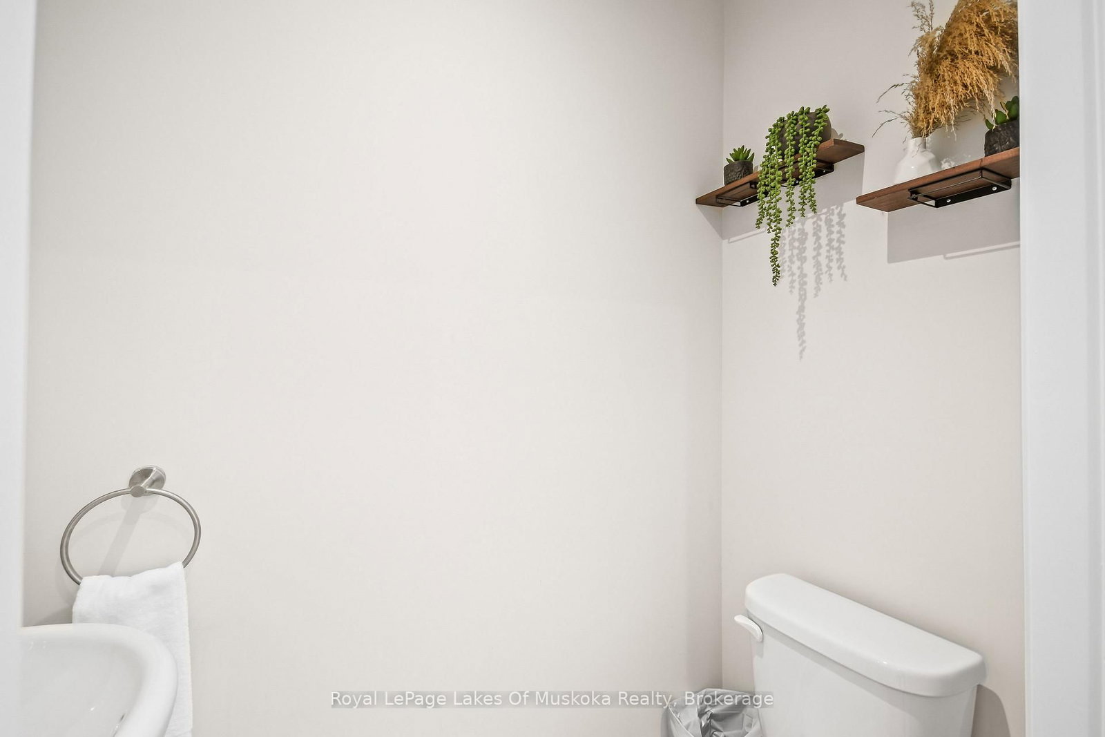 Townhouse for sale at 31 Nicole Park Place, Bracebridge, Ontario, P1L 0C8 - Macaulay - MLS: X12943708