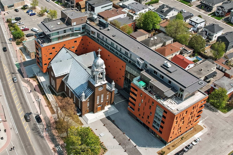 home for sale on PH3-135 Barrette Street