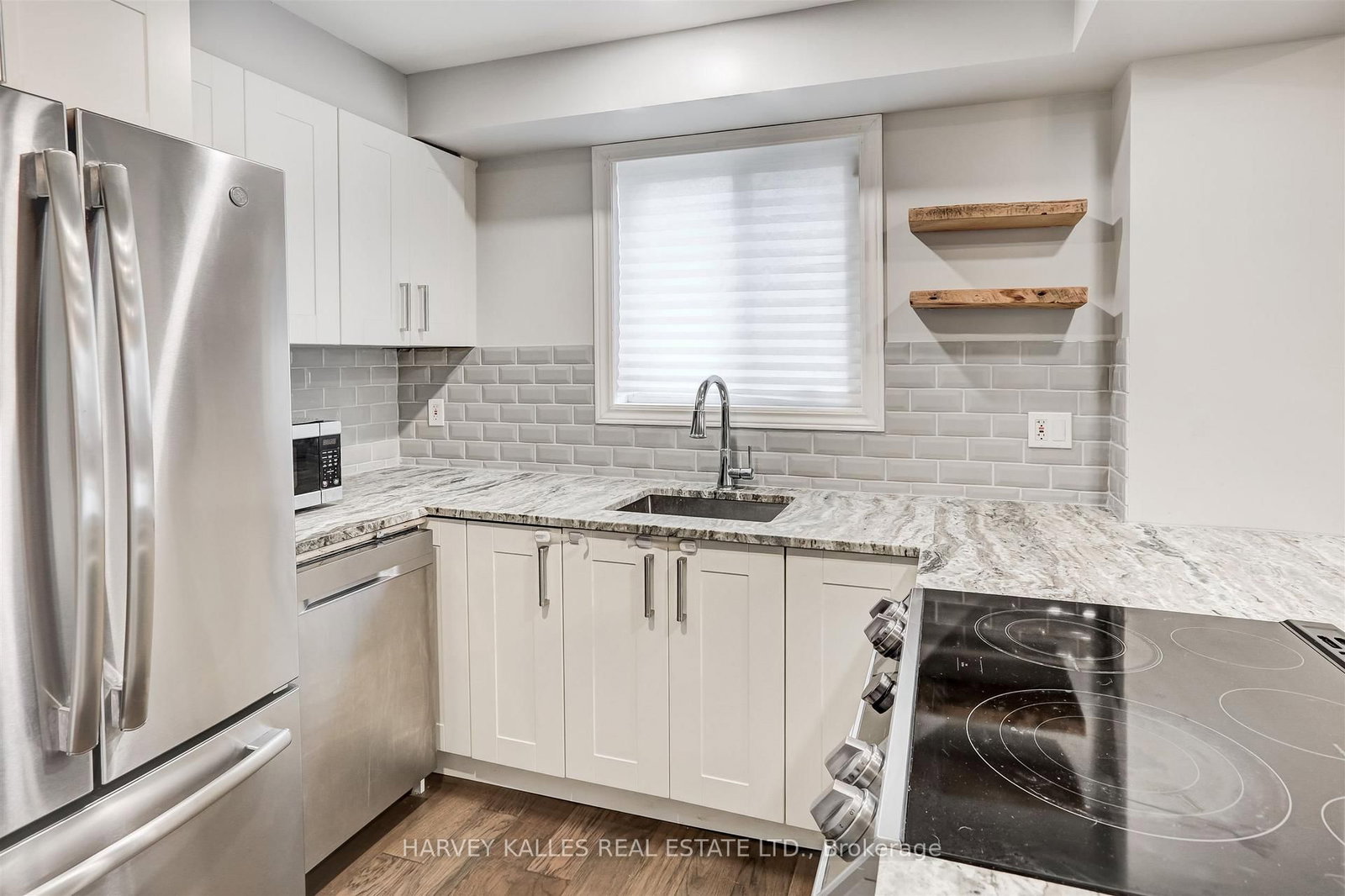 Detached House for sale at 112 Wexford Avenue, Hamilton, Ontario, L8H 4M4 - Crown Point - MLS: X12943956