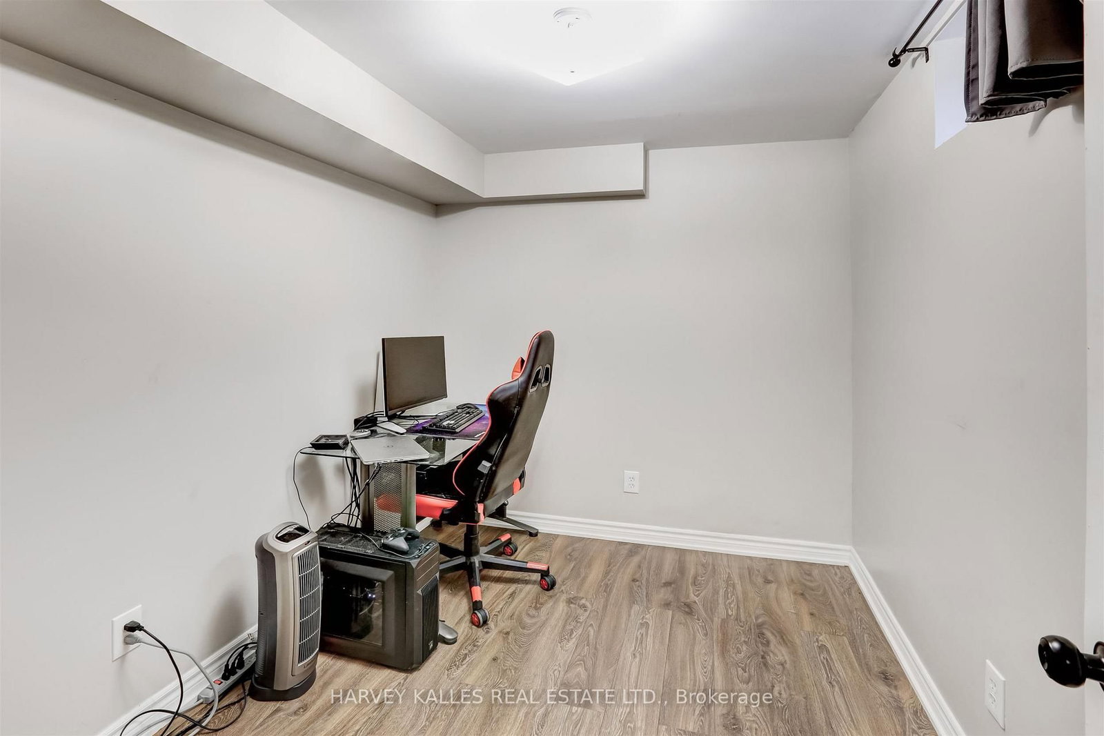 Detached House for sale at 112 Wexford Avenue, Hamilton, Ontario, L8H 4M4 - Crown Point - MLS: X12943956