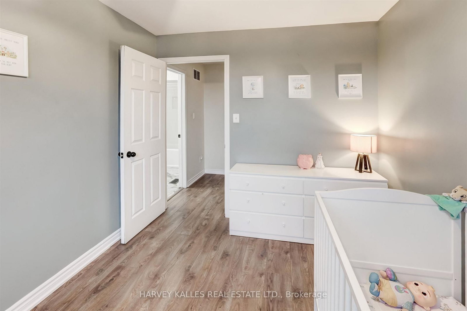 Detached House for sale at 112 Wexford Avenue, Hamilton, Ontario, L8H 4M4 - Crown Point - MLS: X12943956