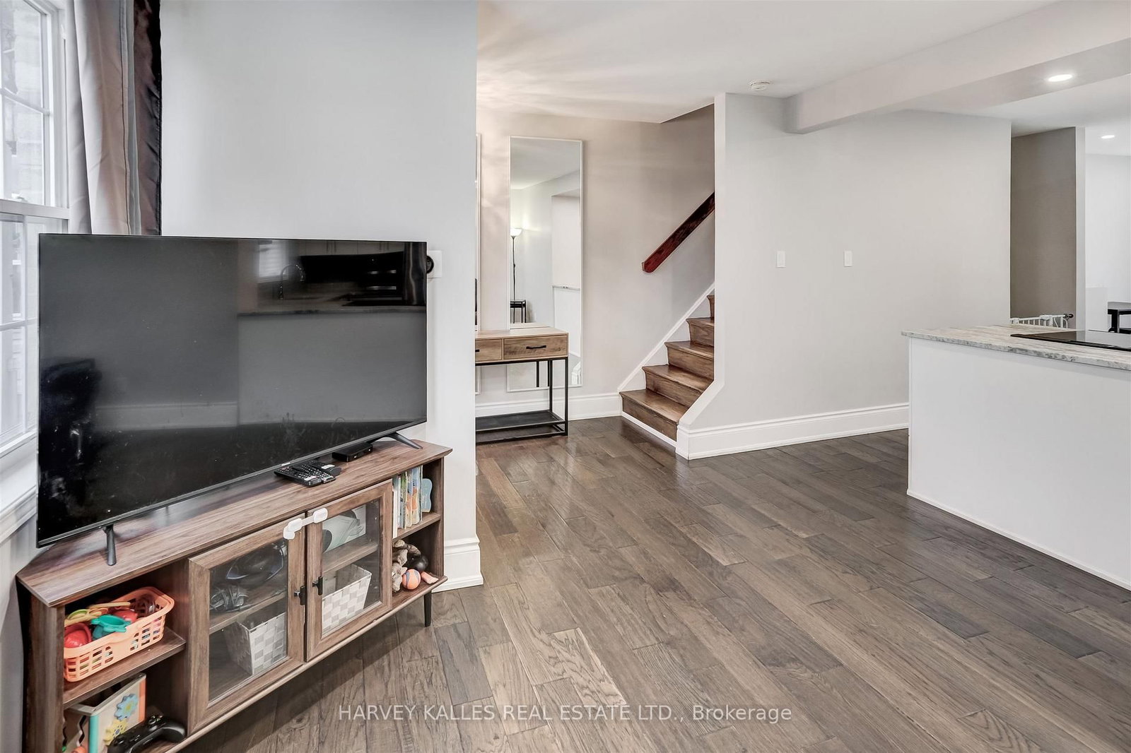 Detached House for sale at 112 Wexford Avenue, Hamilton, Ontario, L8H 4M4 - Crown Point - MLS: X12943956