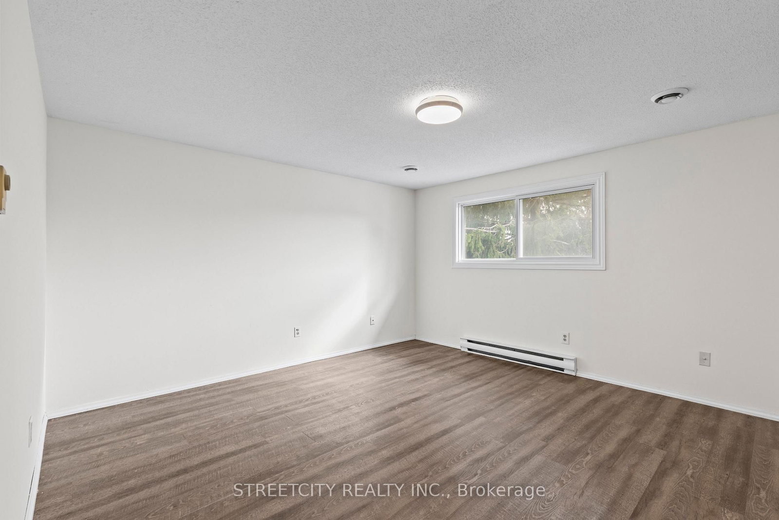 Townhouse for sale at 36-577 Third Street, London East, Ontario, N5V 4B9 - East H - MLS: X12944036