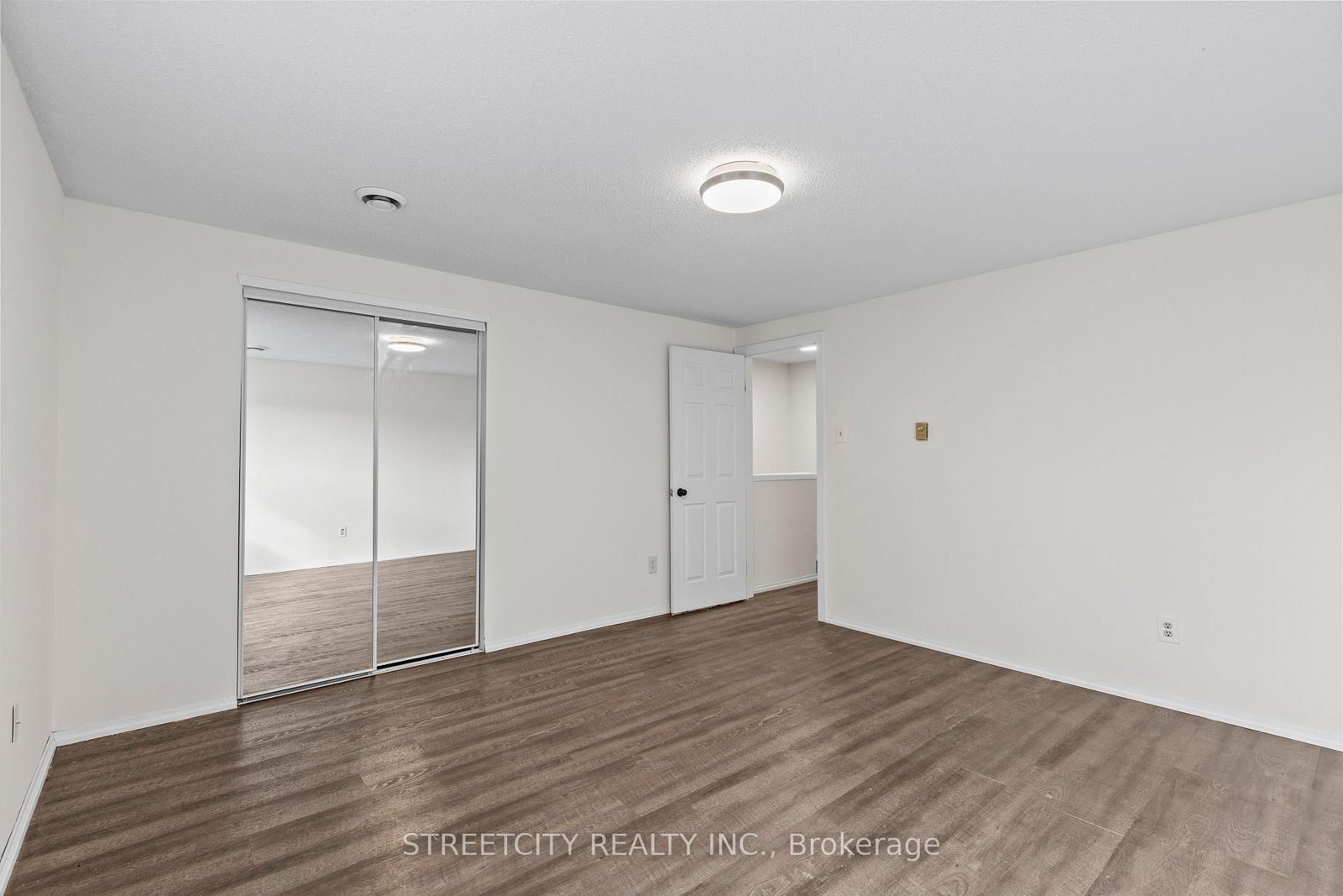 Townhouse for sale at 36-577 Third Street, London East, Ontario, N5V 4B9 - East H - MLS: X12944036