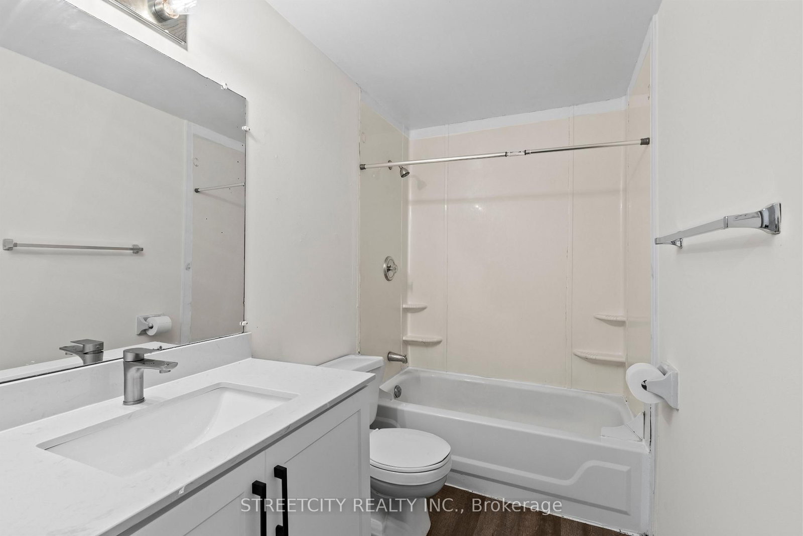 Townhouse for sale at 36-577 Third Street, London East, Ontario, N5V 4B9 - East H - MLS: X12944036