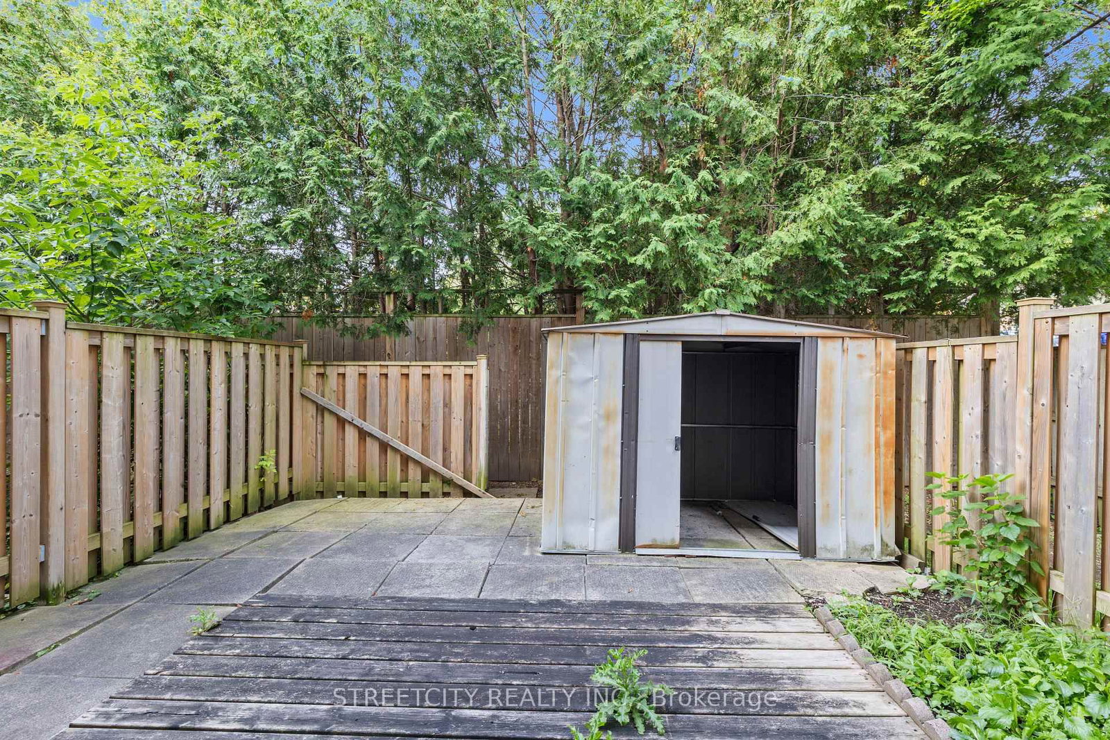 Townhouse for sale at 36-577 Third Street, London East, Ontario, N5V 4B9 - East H - MLS: X12944036