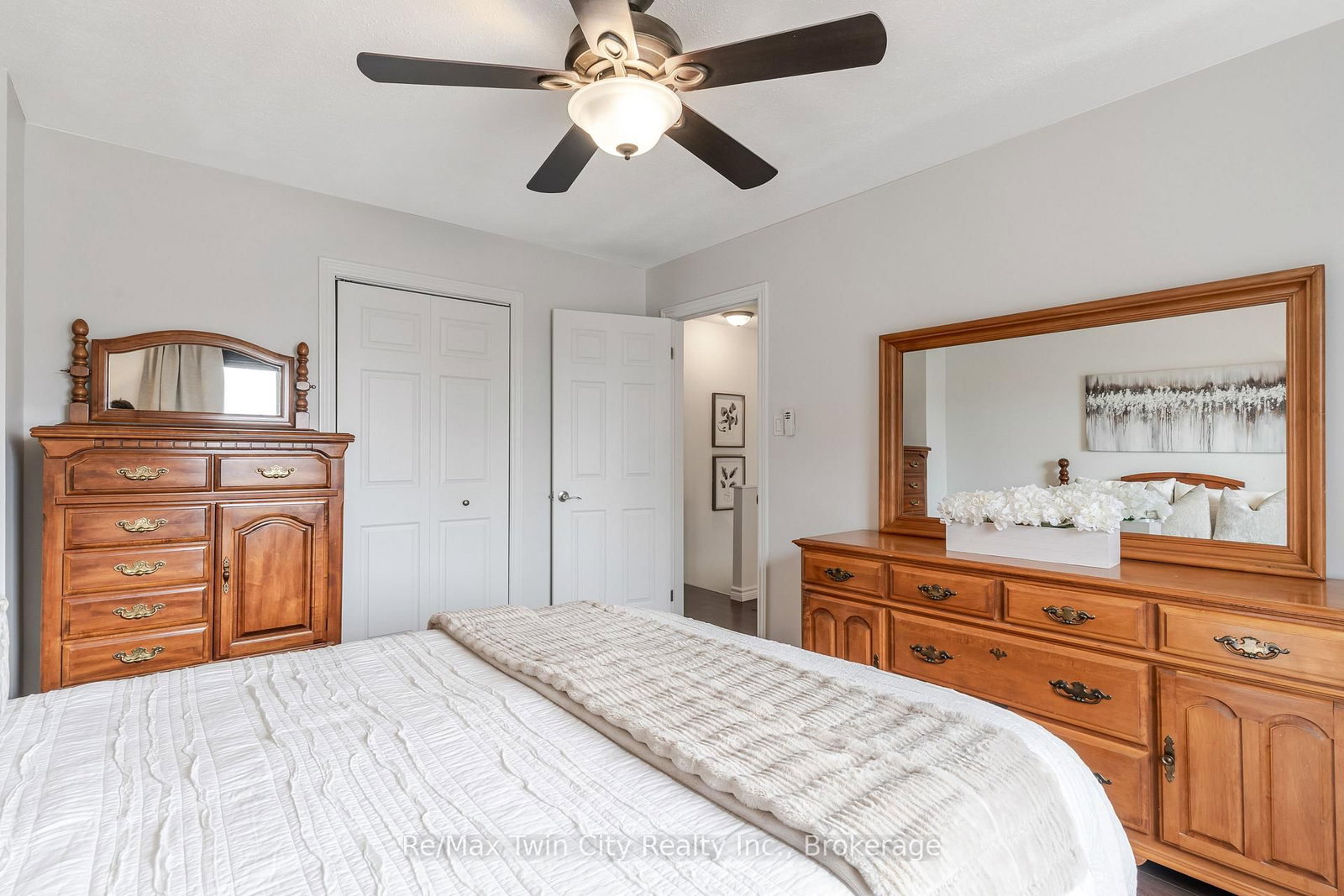 441 Victoria Road N, Unit 441 - Photo 32