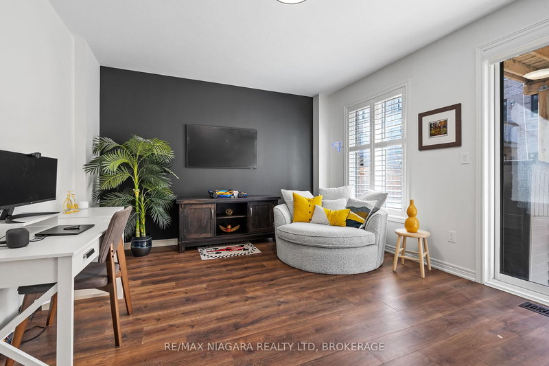 11 Walters Lane, Grimsby, L3M 0H2 | Image 3