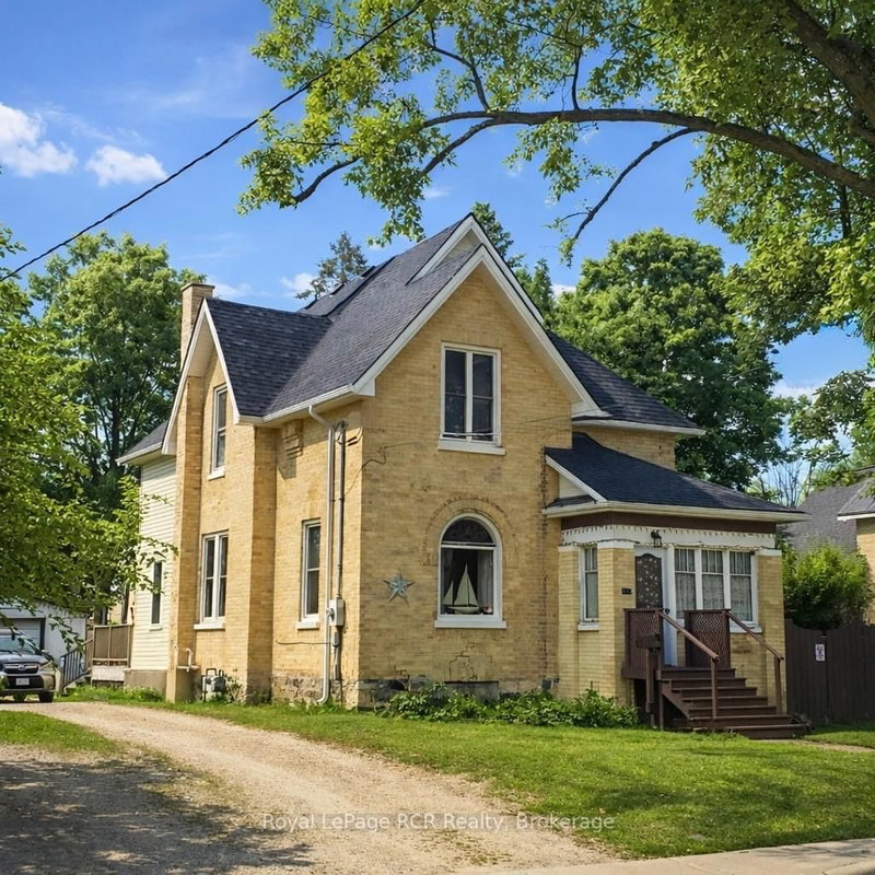 home for sale on 631 9th Avenue