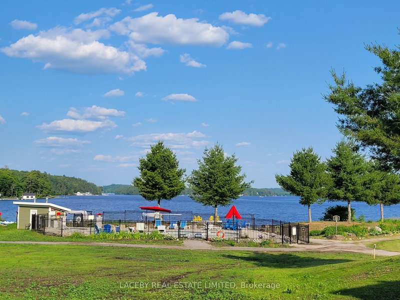 1869 Muskoka District Rd 118 W, Muskoka Lakes, Ontario