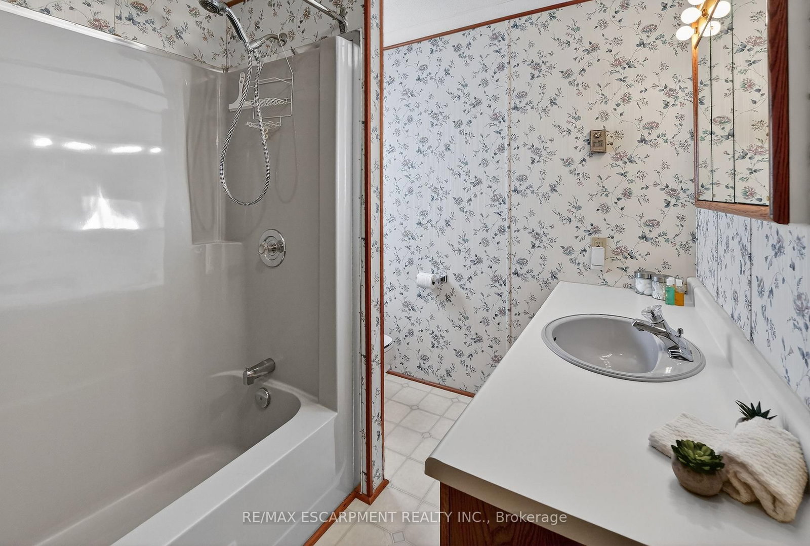 3033 Townline Road, Unit 82 - Photo 19