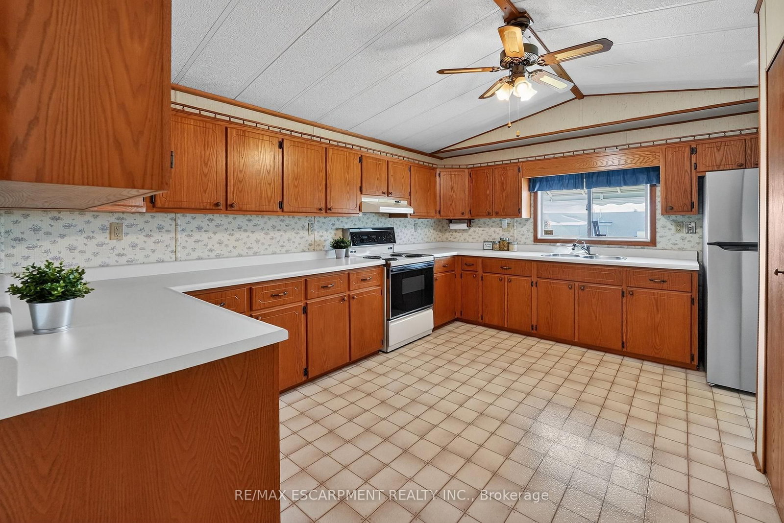 3033 Townline Road, Unit 82 - Photo 6