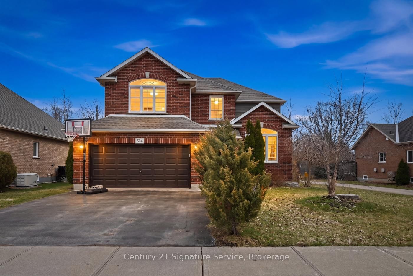 Detached House for sale at 654 Brian Street, Fort Erie, Ontario, L2A 6W2 - Crescent Park - MLS: X12944348