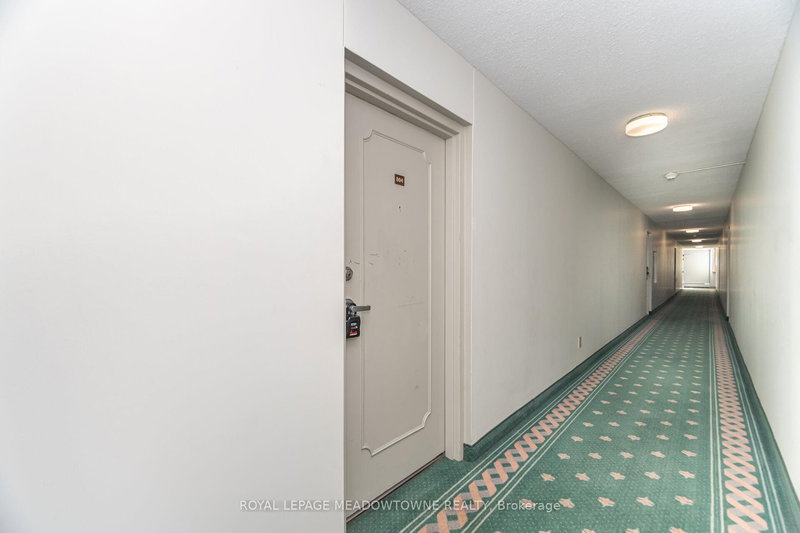 804 - 225 Harvard Pl, Waterloo, N2J 4H4 | Image 3