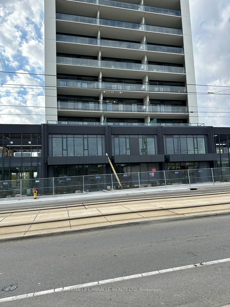 home for lease on 308-741 King Street W