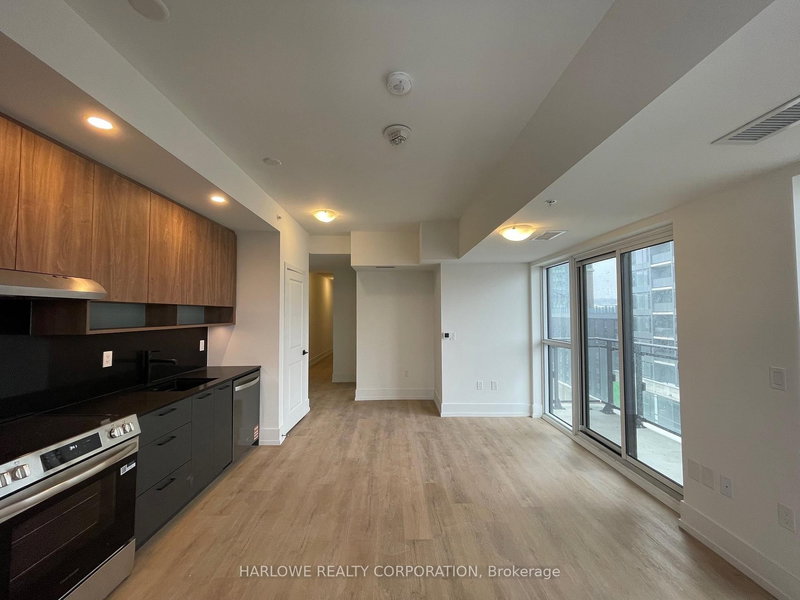 home for lease on 901-206 King Street W