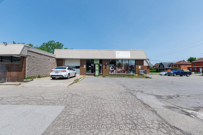 4957 Bridge St, Niagara Falls, L2E 2S4 | Image 2