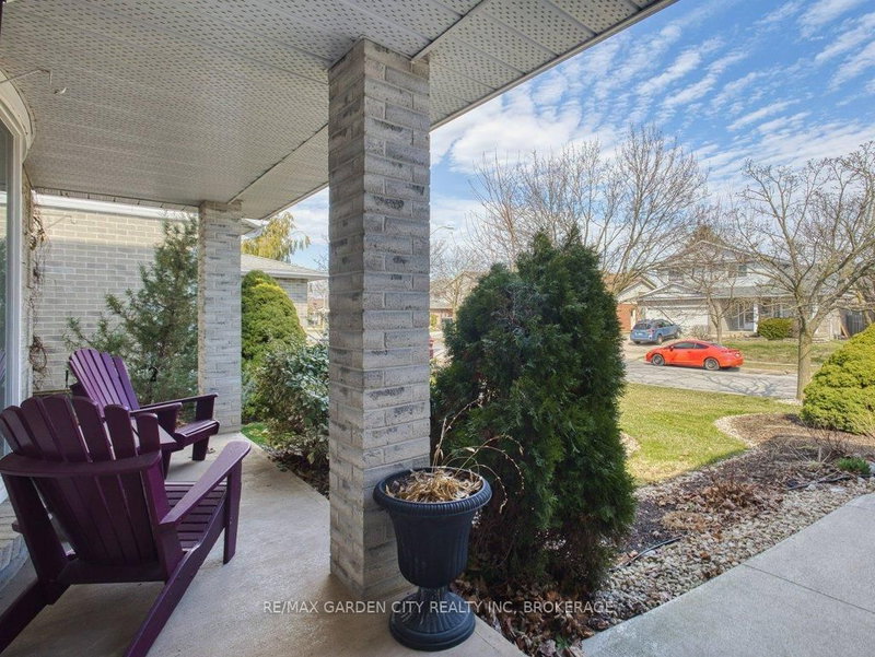 21 Bascary Cres, St. Catharines, L2S 3M7 | Image 3