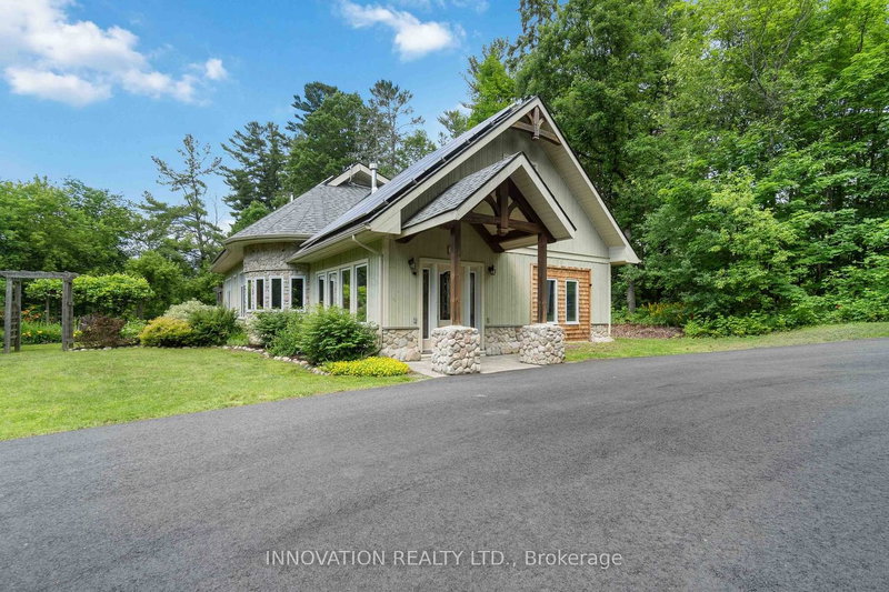 home for sale on 698 Moffat Street