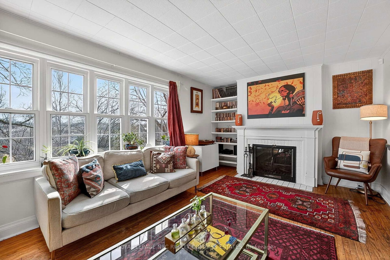 Detached House for sale at 31 Queen Mary Drive, St. Catharines, Ontario, L2R 2J3 - Downtown - MLS: X12945160