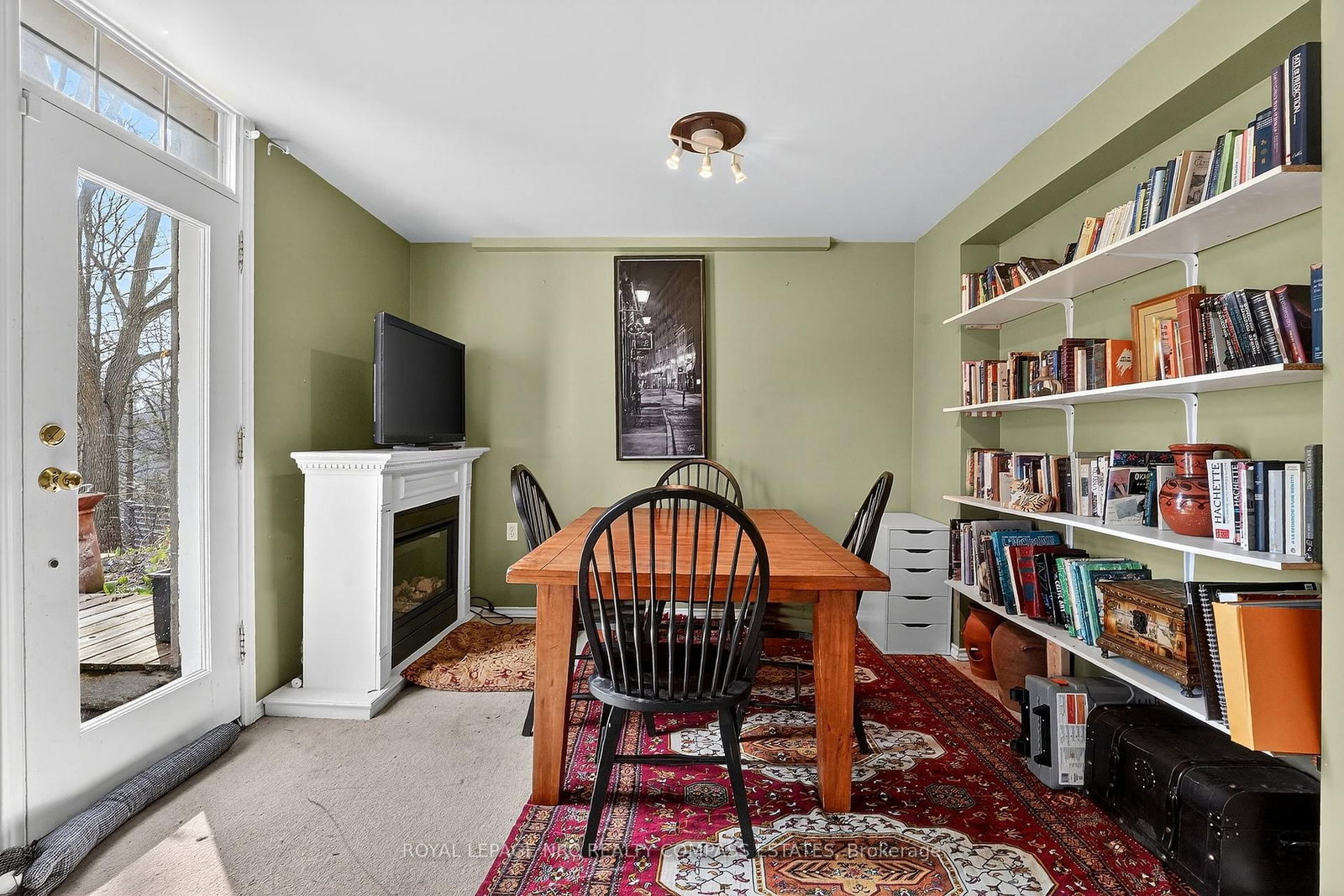 Detached House for sale at 31 Queen Mary Drive, St. Catharines, Ontario, L2R 2J3 - Downtown - MLS: X12945160