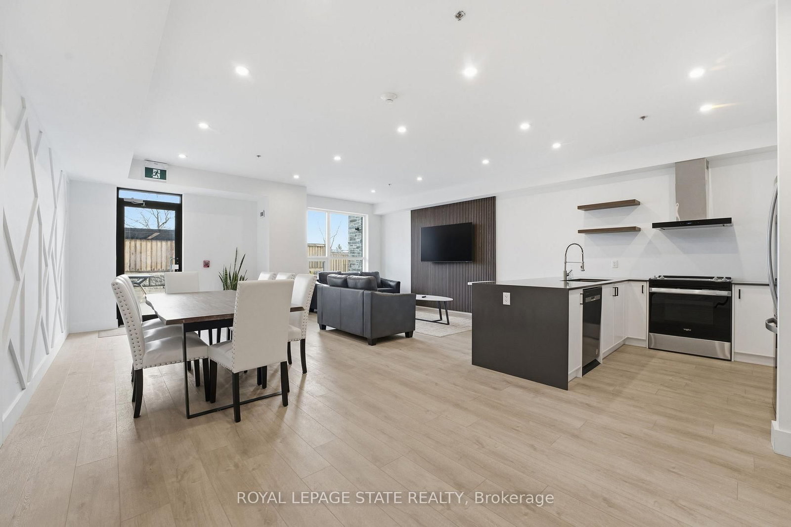 120 Springvalley Crescent, Unit 203 - Photo 19