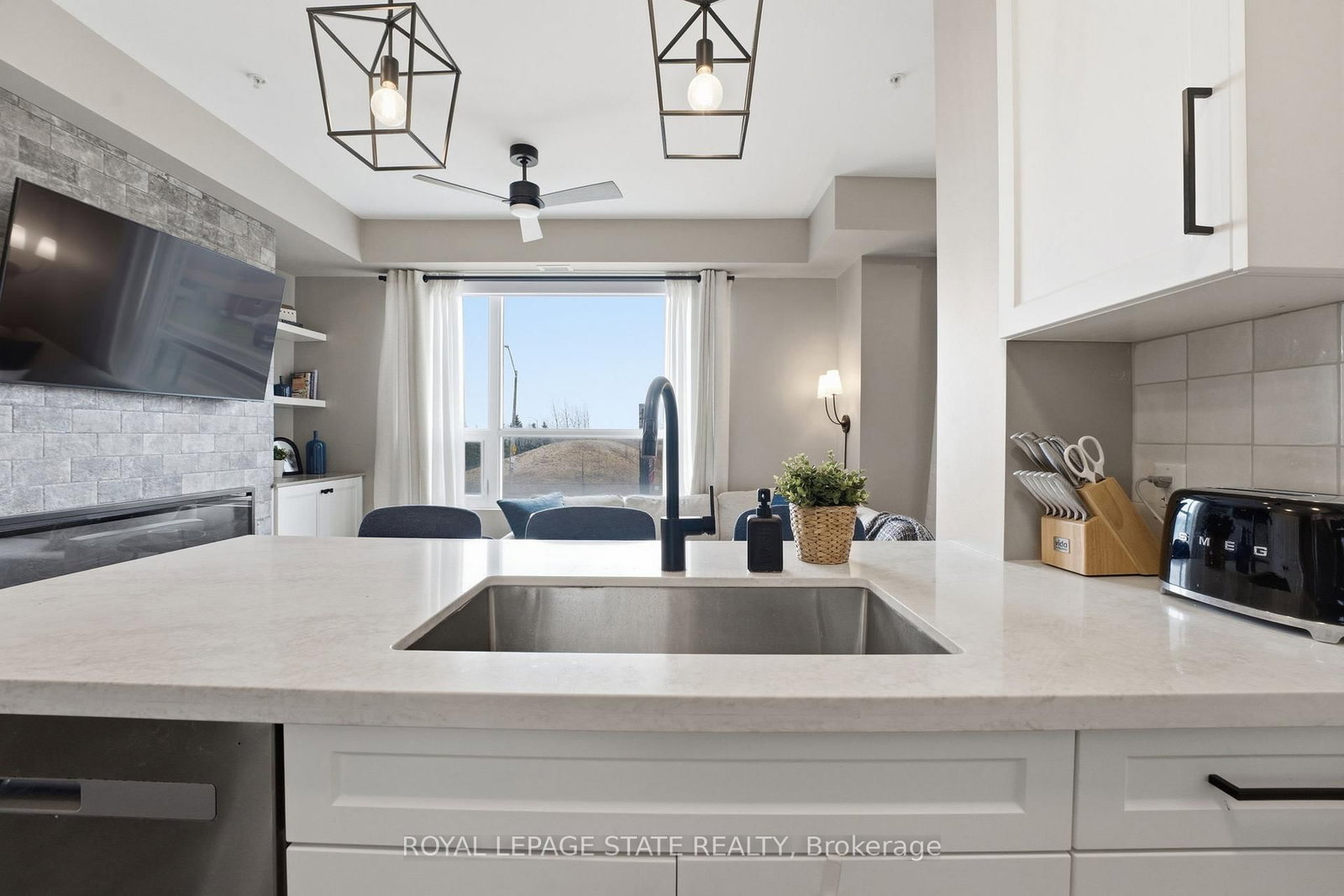 120 Springvalley Crescent, Unit 203 - Photo 8