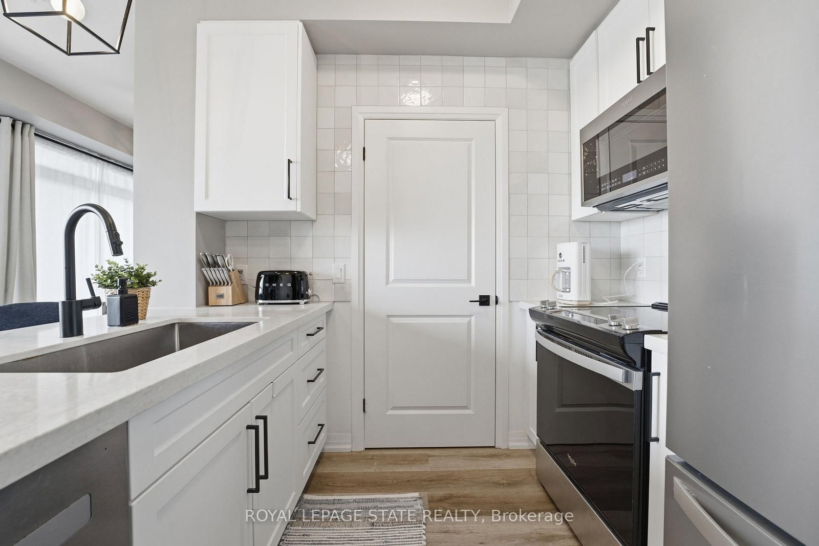 120 Springvalley Crescent, Unit 203 - Photo 9