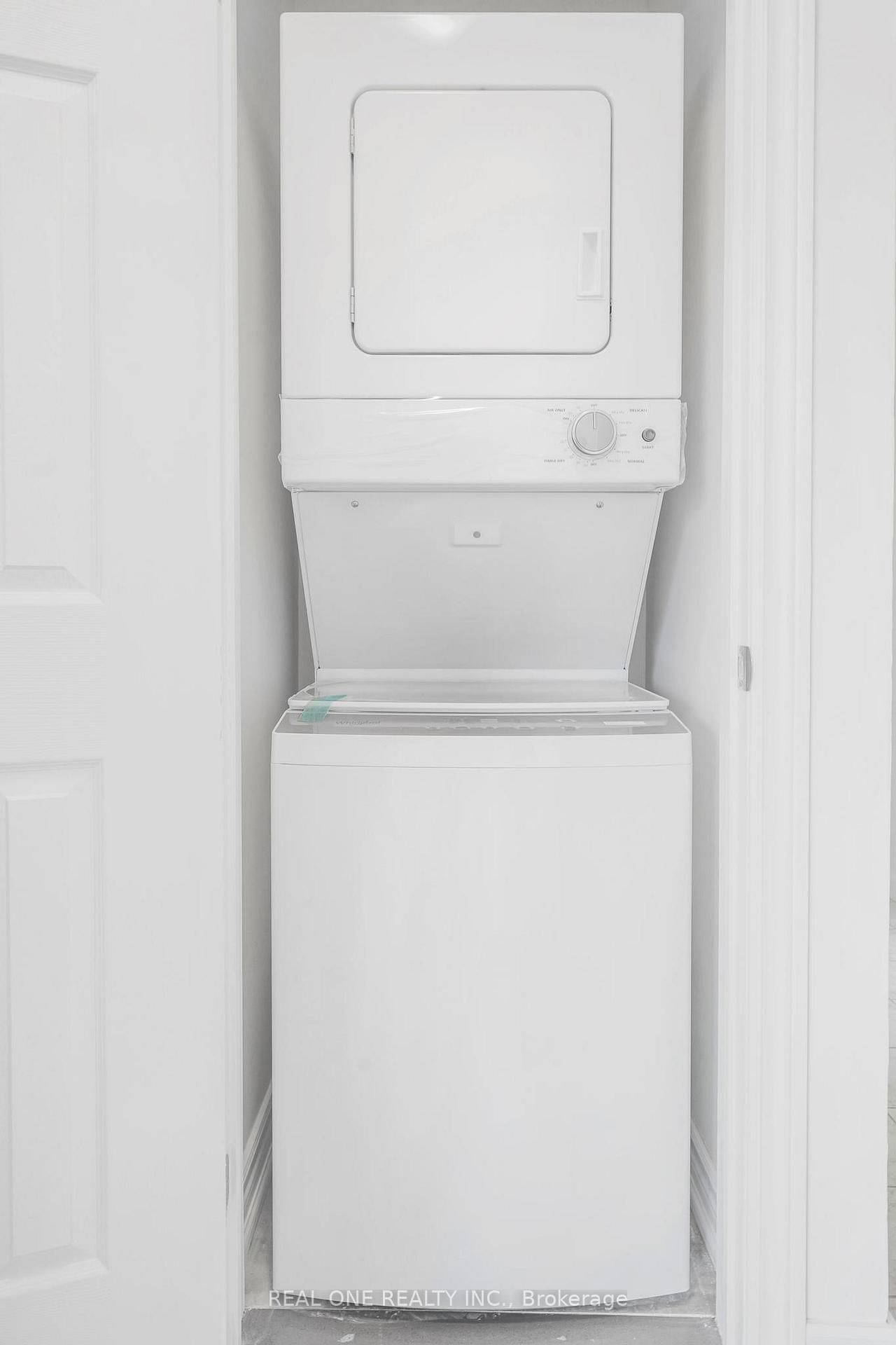 22 Halam Avenue, Unit Upper - Photo 18