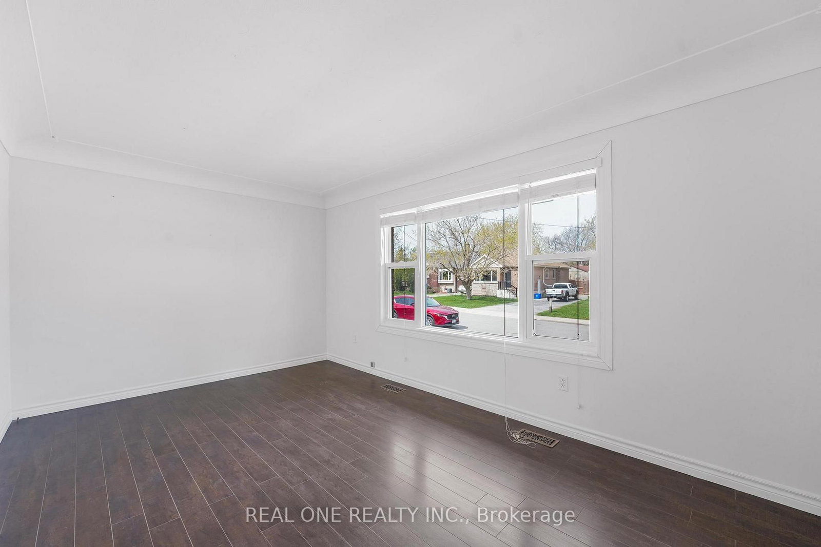 22 Halam Avenue, Unit Upper - Photo 2