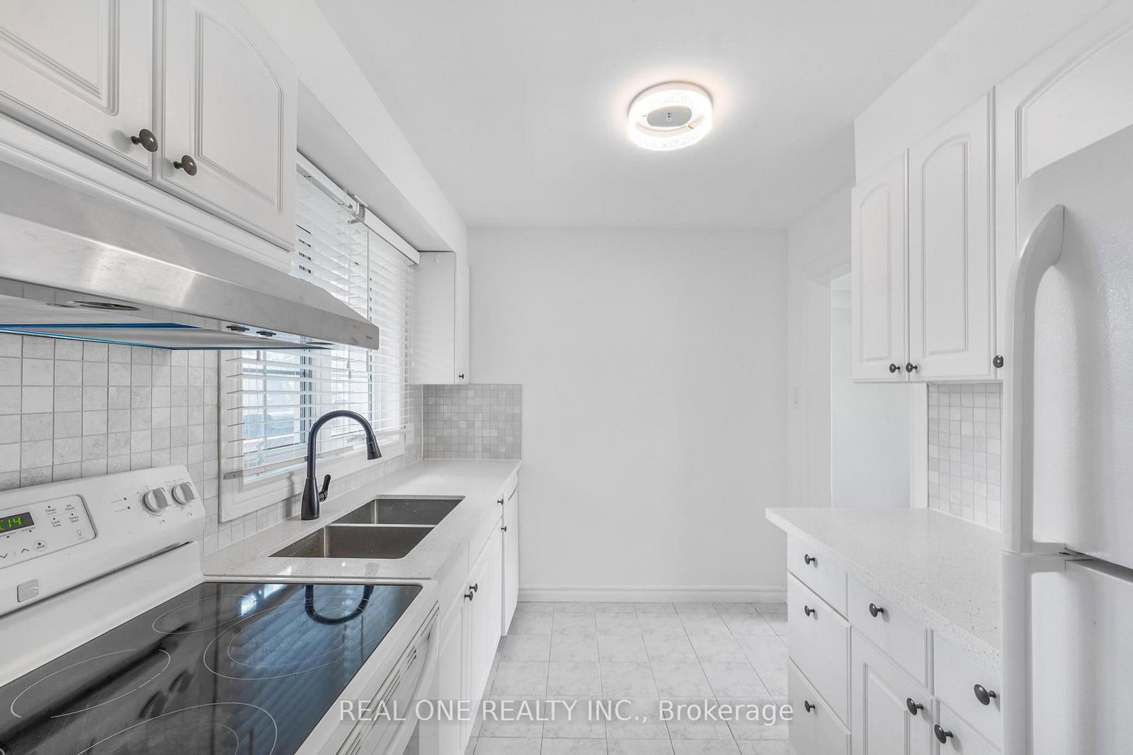 22 Halam Avenue, Unit Upper - Photo 8