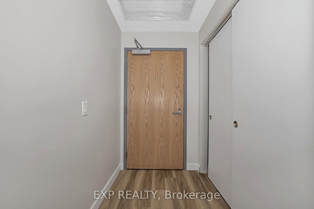 002 - 211 Armstrong Street