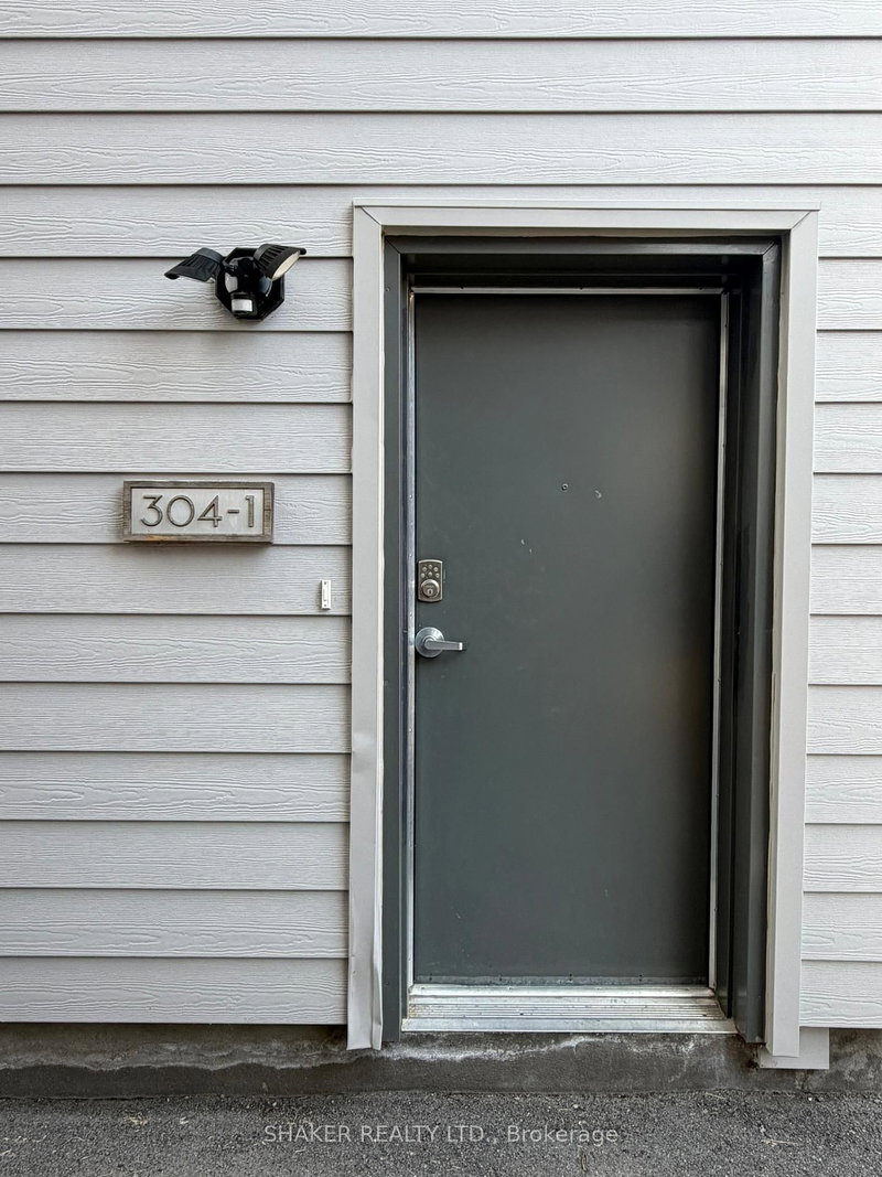 1 - 304 ELMGROVE Ave, Ottawa, K1Z 6V1 | Image 2
