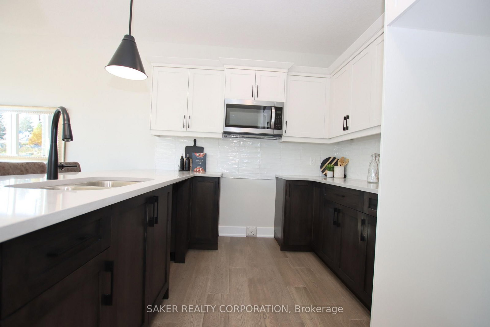 Townhouse for sale at 579 REGENT Street, Strathroy-Caradoc, Ontario, N0L 1W0 - Mount Brydges - MLS: X12945814