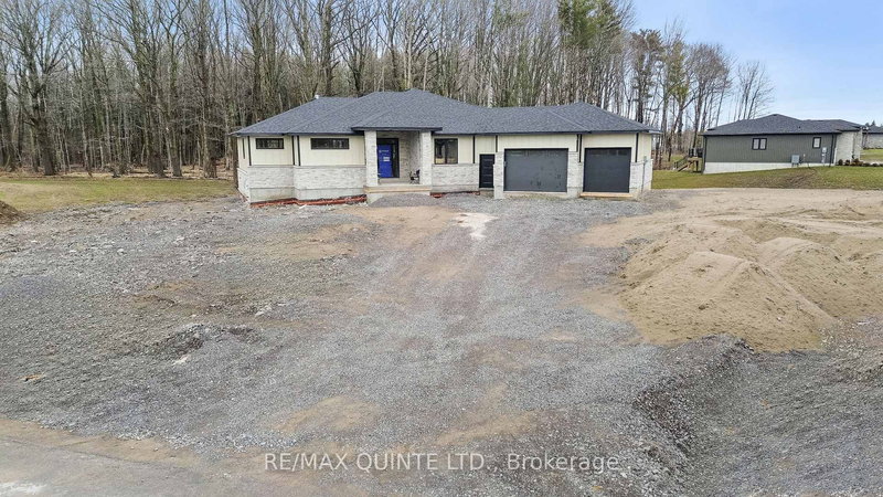 235 Michael's Way, Prince Edward County, K0K 1L0 | Image 2