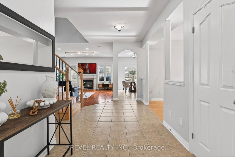 3190 Pincombe Dr, London South, N6L 0B4 | Image 3