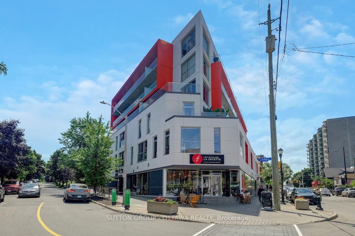 1000 Wellington Street W